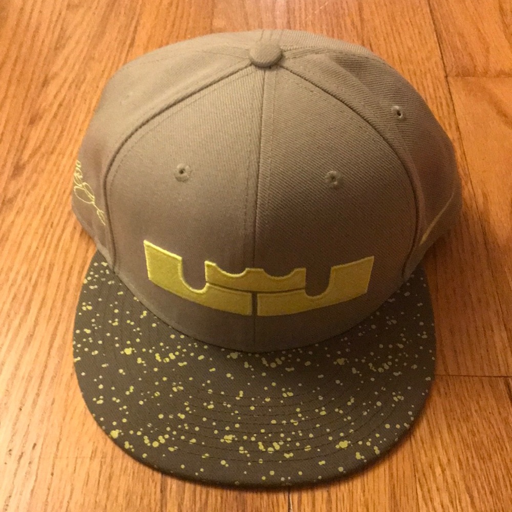 Nike True Lebron snap back cap